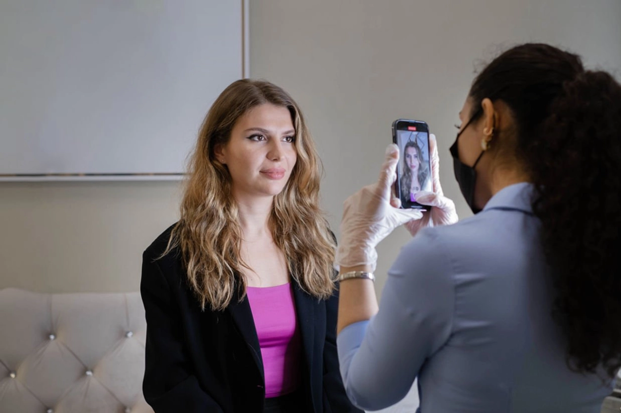 How to Craft the Perfect Instagram Profile Picture Using AI: Inspired by Taylor Swift AI Picture